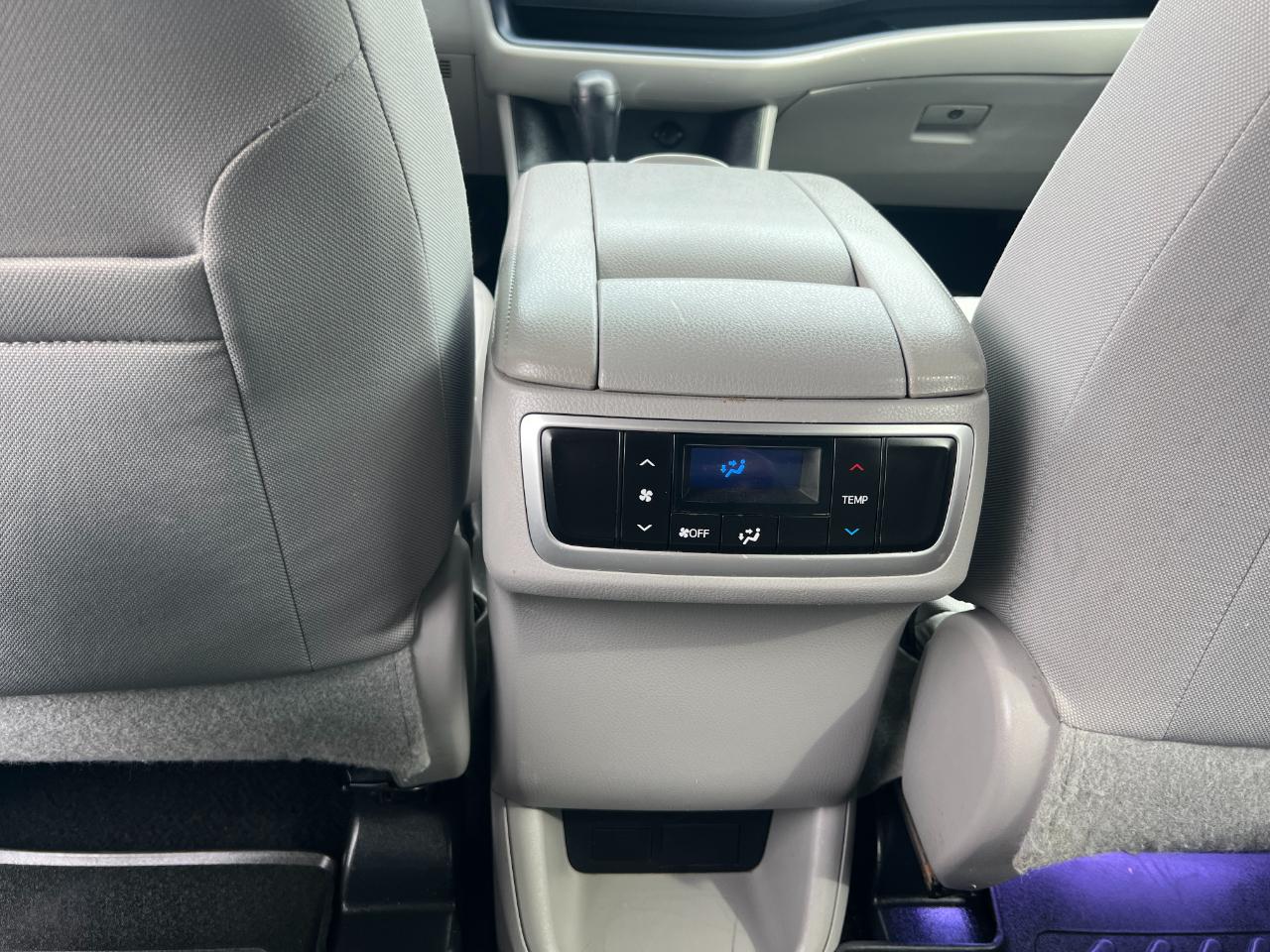 Toyota Highlander LE FWD I4 2015