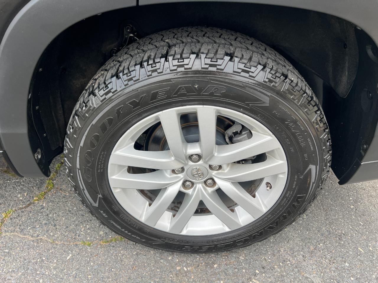 Toyota Highlander LE FWD I4 2015