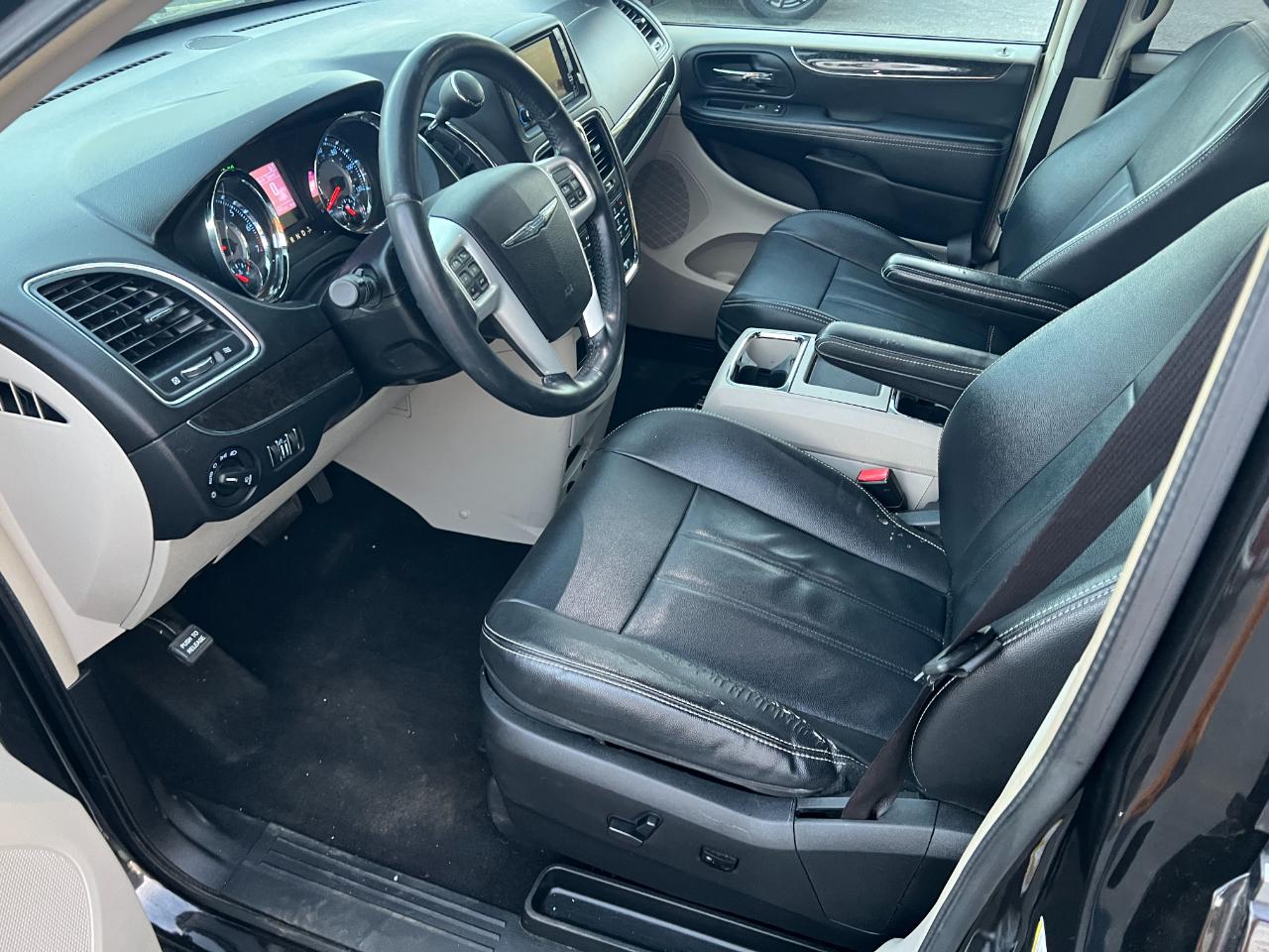 Chrysler Town & Country Touring 2014