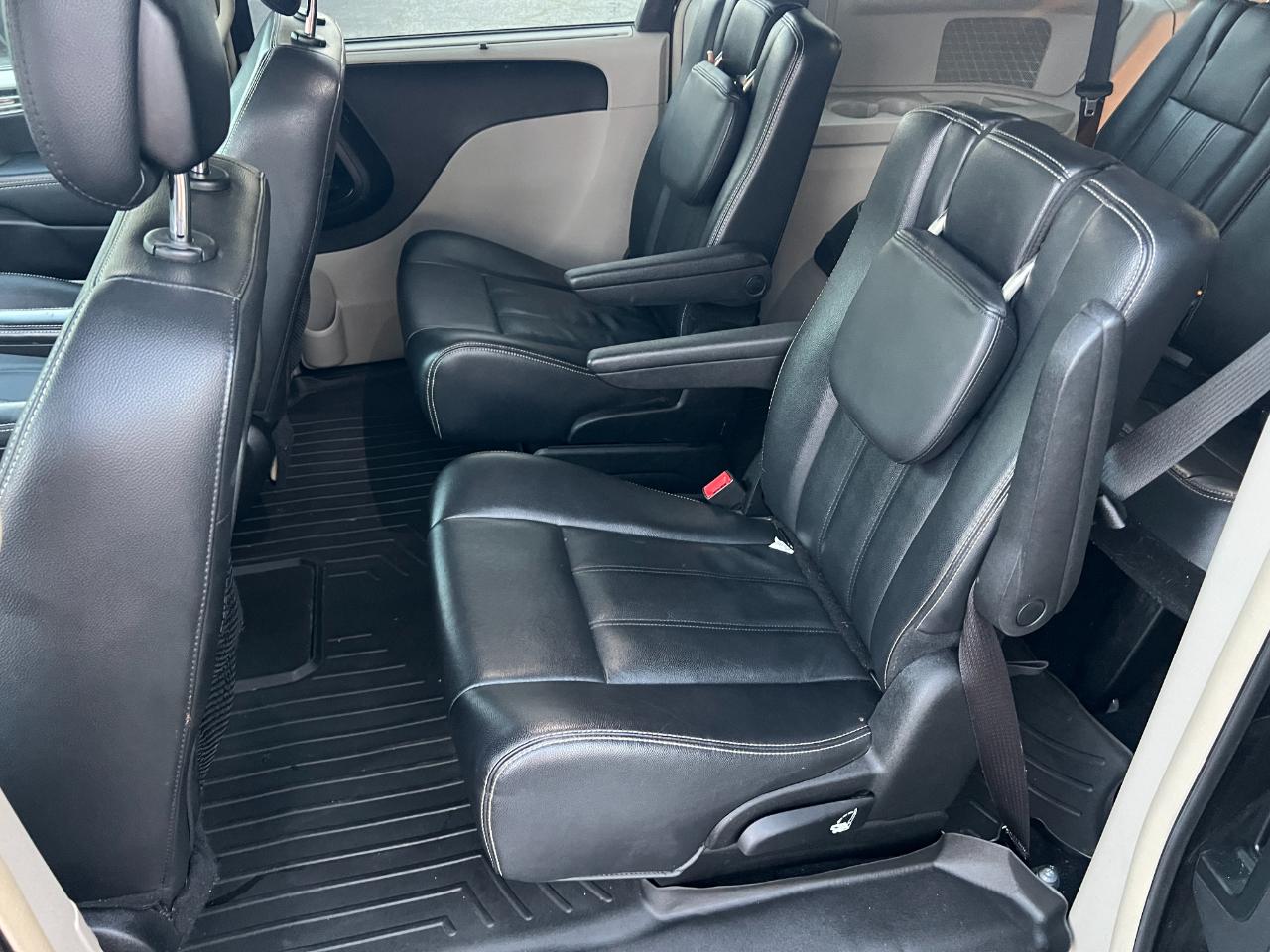 Chrysler Town & Country Touring 2014