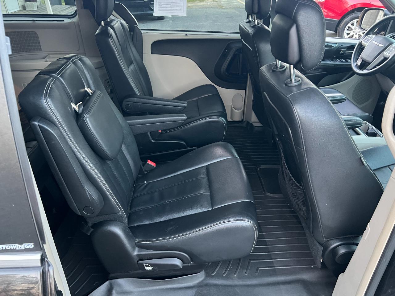 Chrysler Town & Country Touring 2014