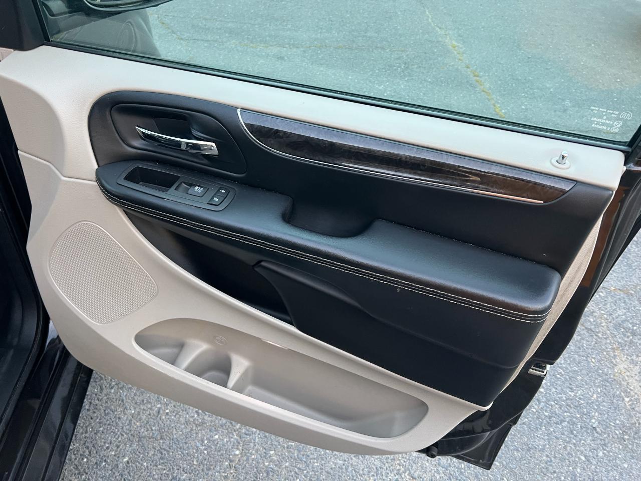 Chrysler Town & Country Touring 2014