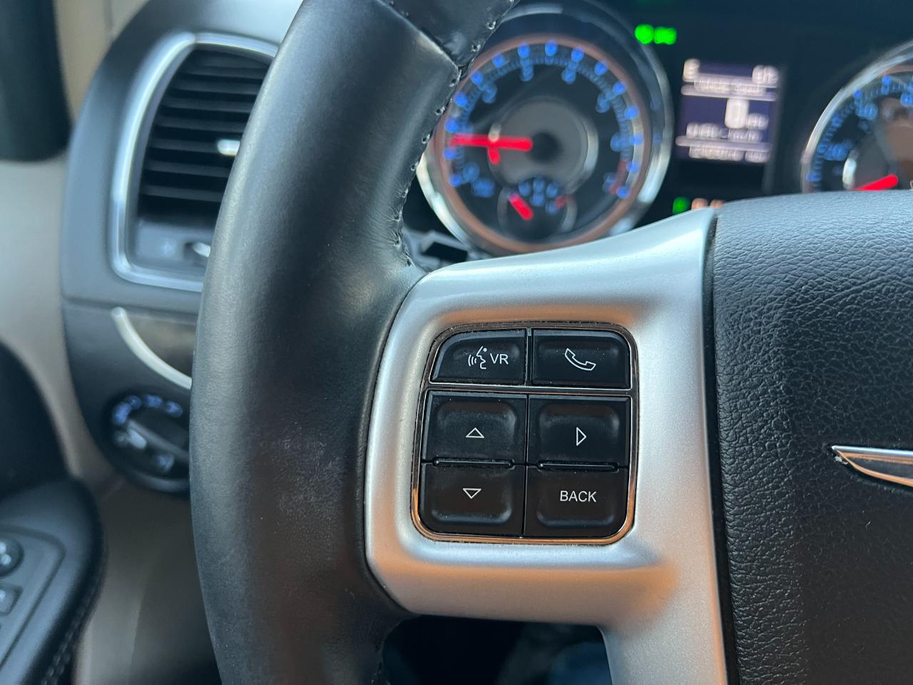 Chrysler Town & Country Touring 2014