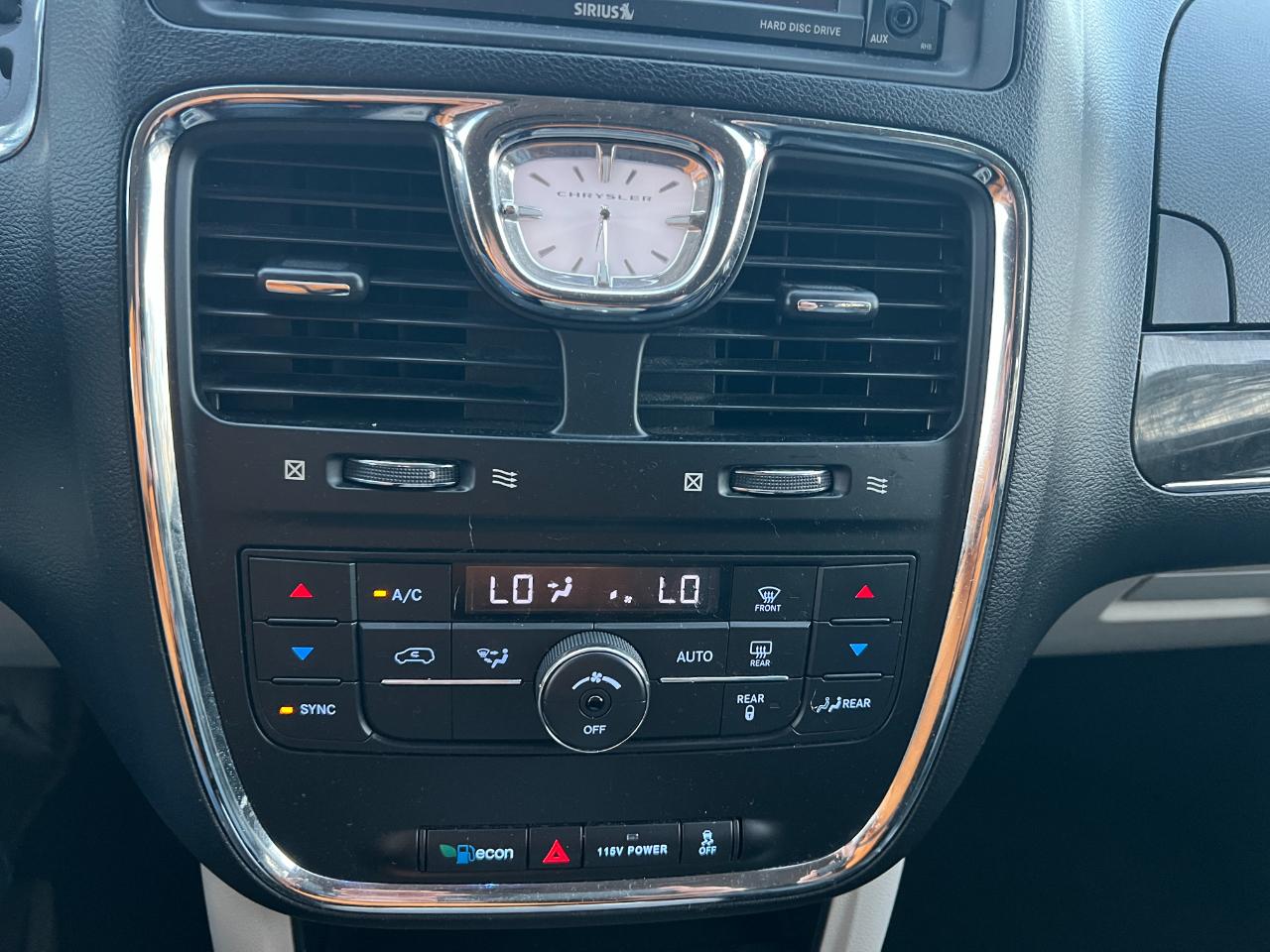 Chrysler Town & Country Touring 2014