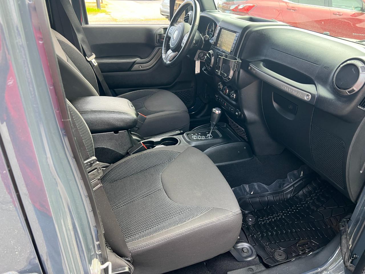 Jeep Wrangler Unlimited Sport 4WD 2017