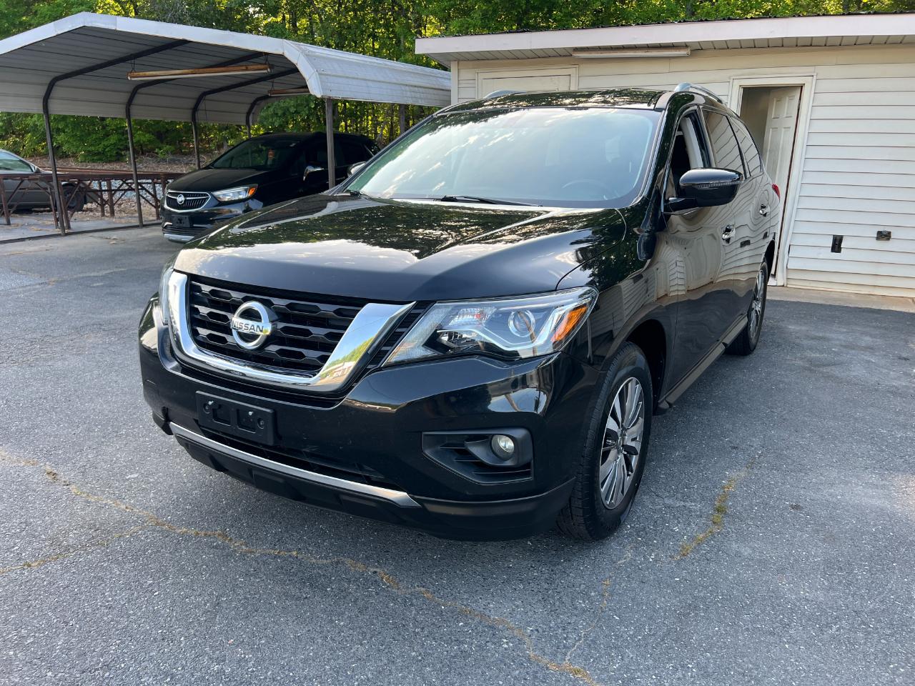 Nissan Pathfinder SV 4WD 2020