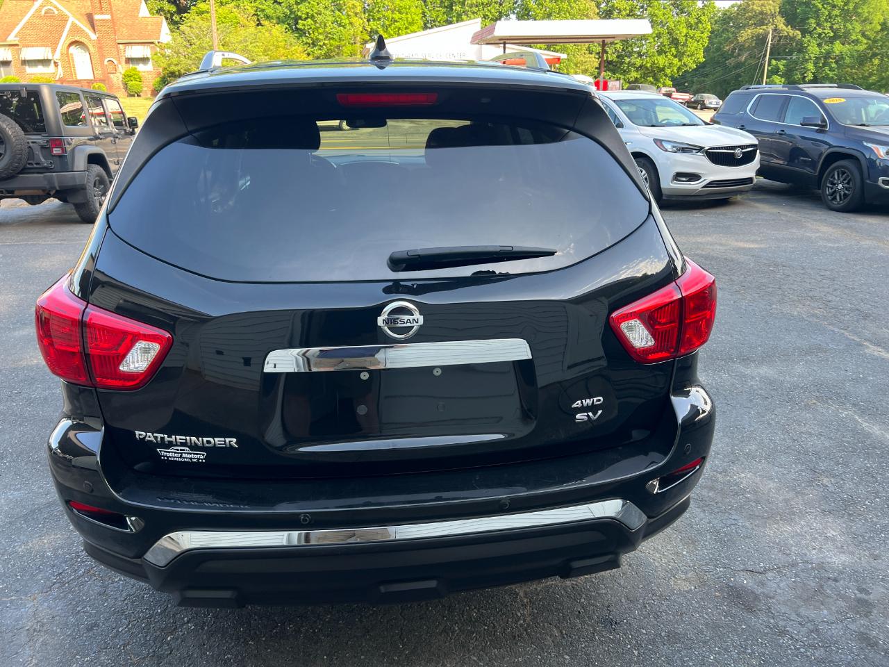 Nissan Pathfinder SV 4WD 2020