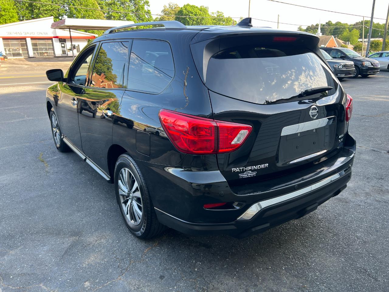 Nissan Pathfinder SV 4WD 2020