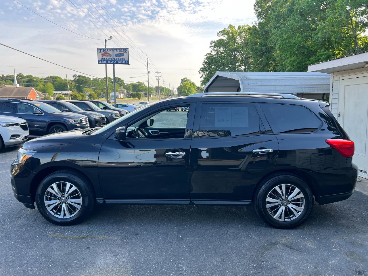 Nissan Pathfinder SV 4WD 2020