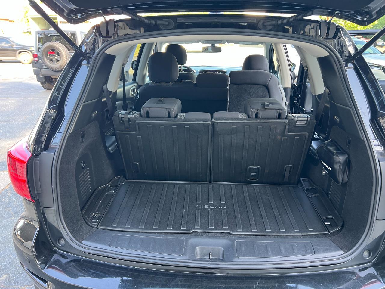 Nissan Pathfinder SV 4WD 2020