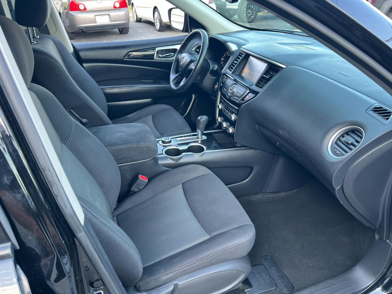 Nissan Pathfinder SV 4WD 2020