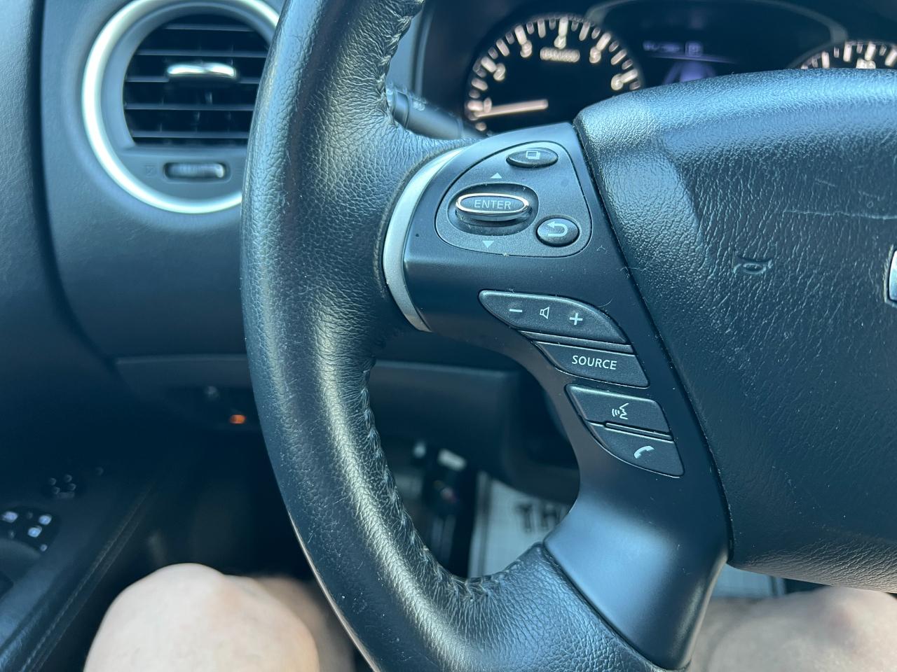 Nissan Pathfinder SV 4WD 2020