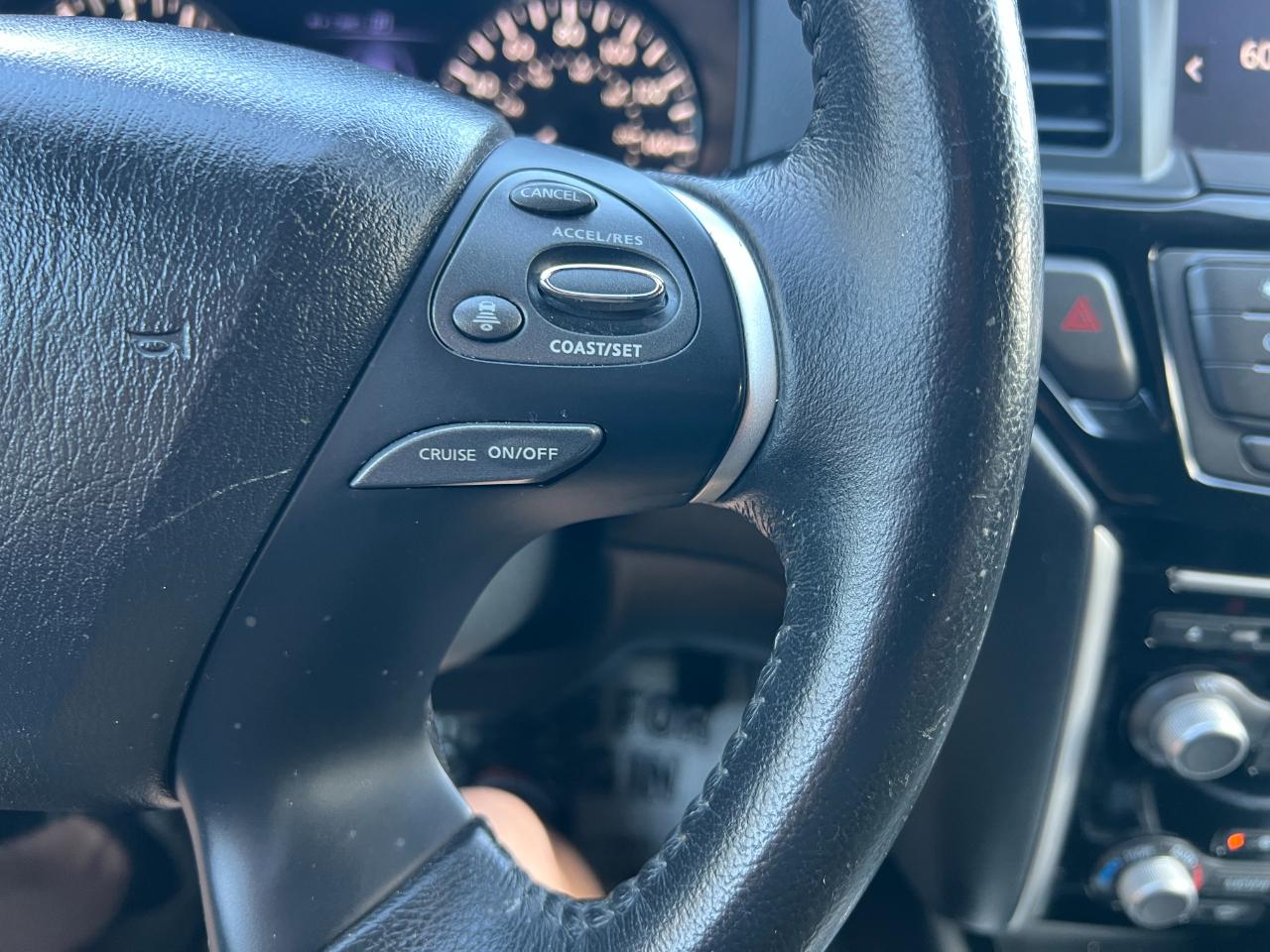 Nissan Pathfinder SV 4WD 2020