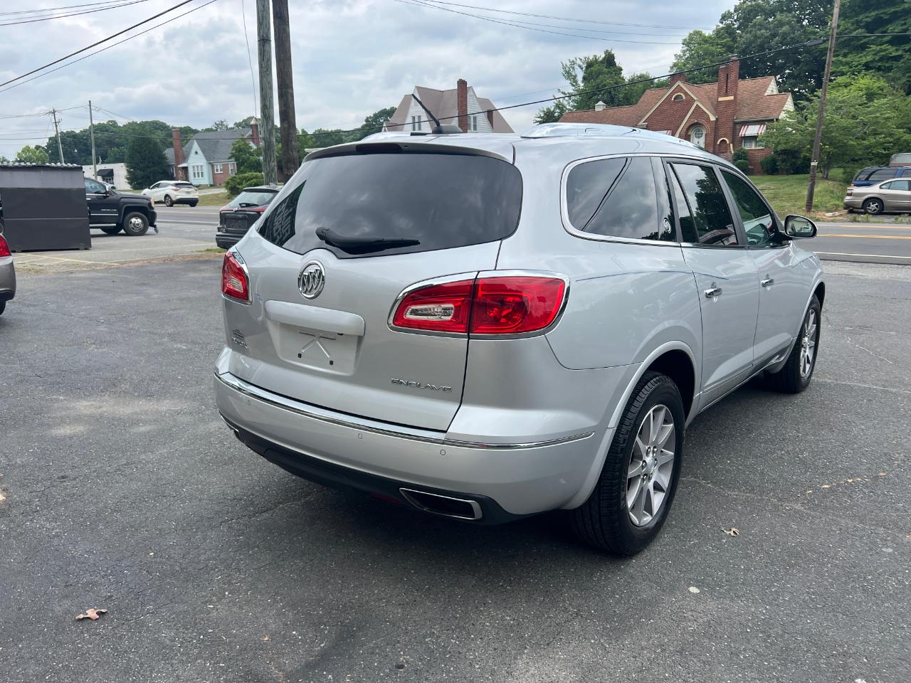 Buick Enclave Convenience FWD 2017