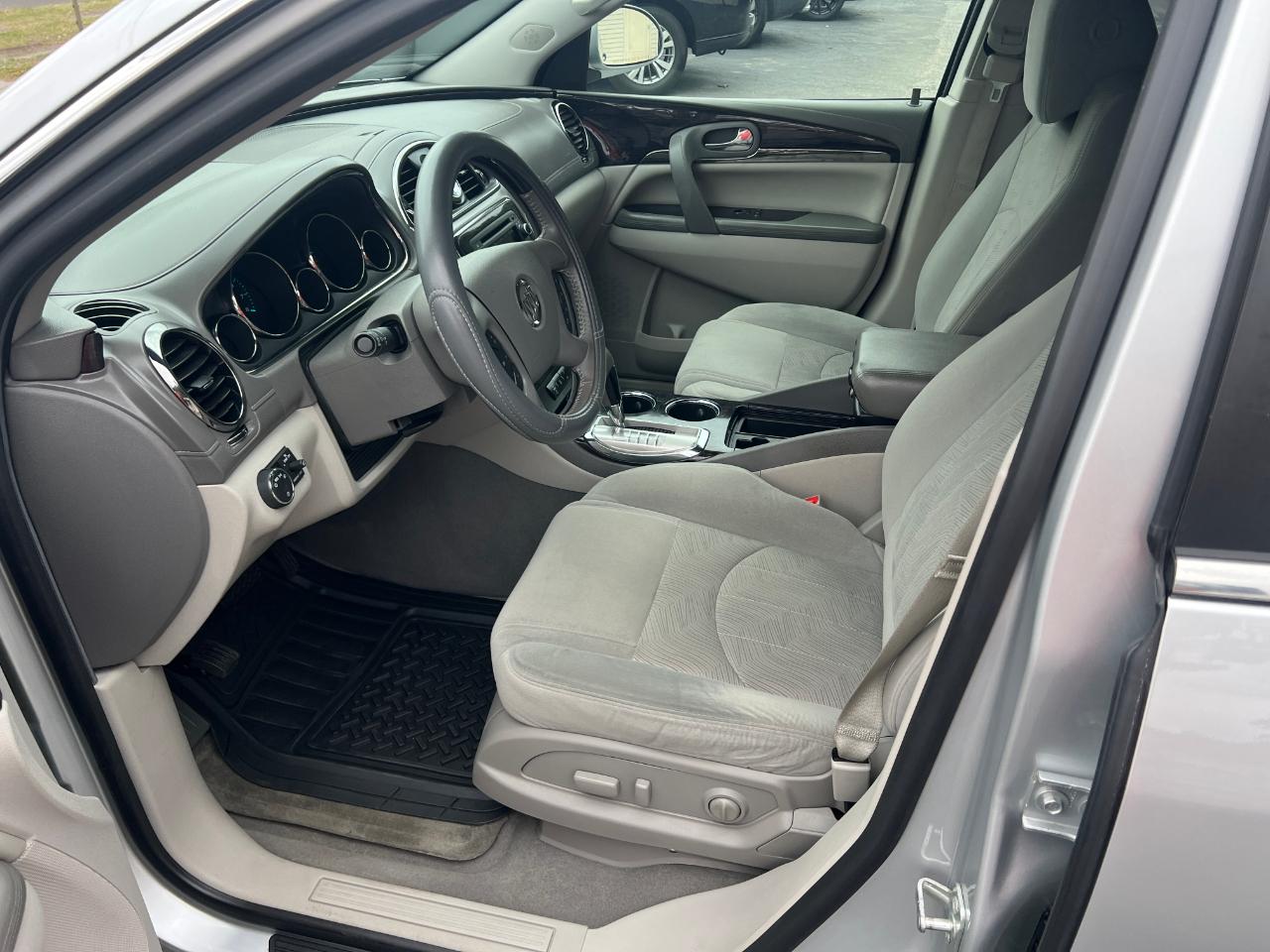 Buick Enclave Convenience FWD 2017