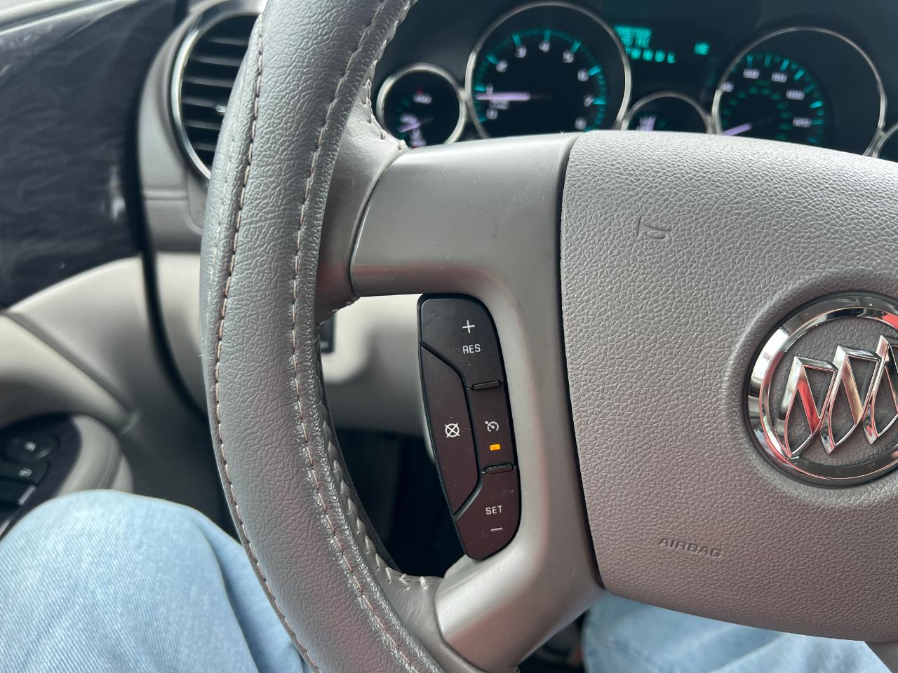 Buick Enclave Convenience FWD 2017