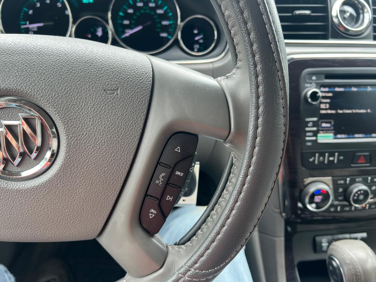 Buick Enclave Convenience FWD 2017