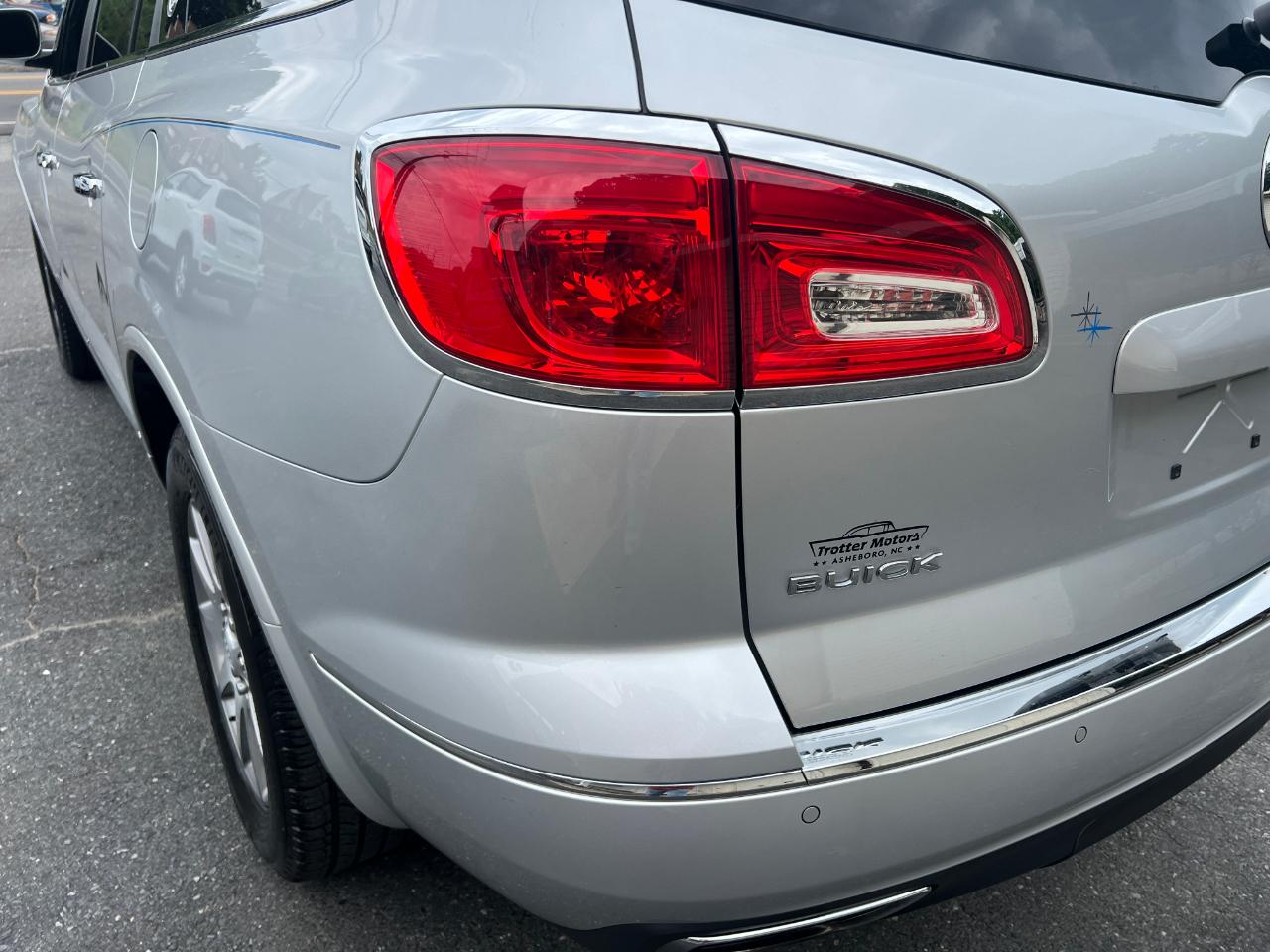 Buick Enclave Convenience FWD 2017