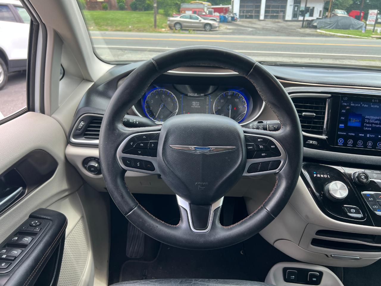 Chrysler Pacifica Touring-L 2017