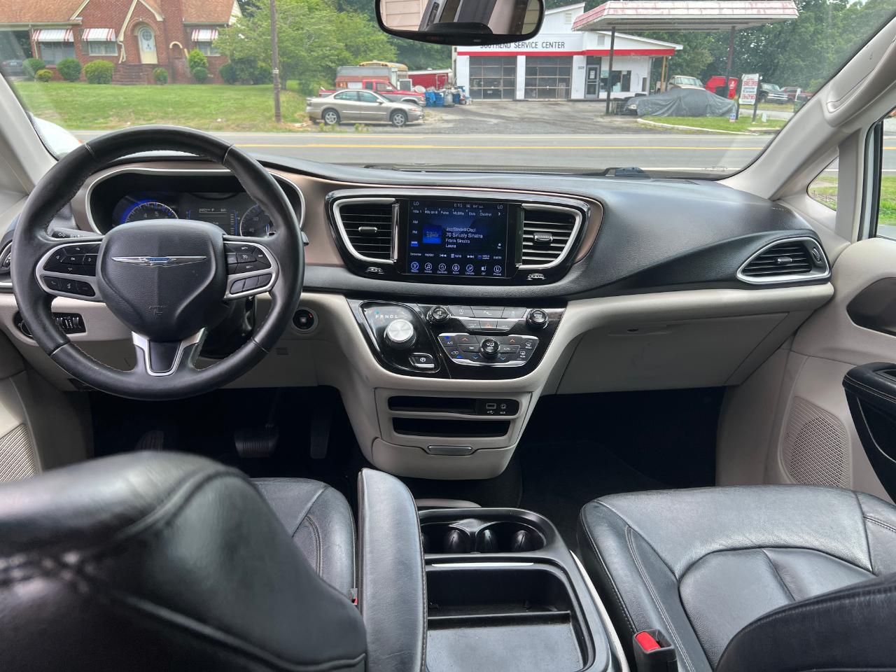 Chrysler Pacifica Touring-L 2017