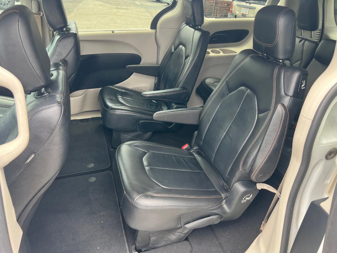 Chrysler Pacifica Touring-L 2017