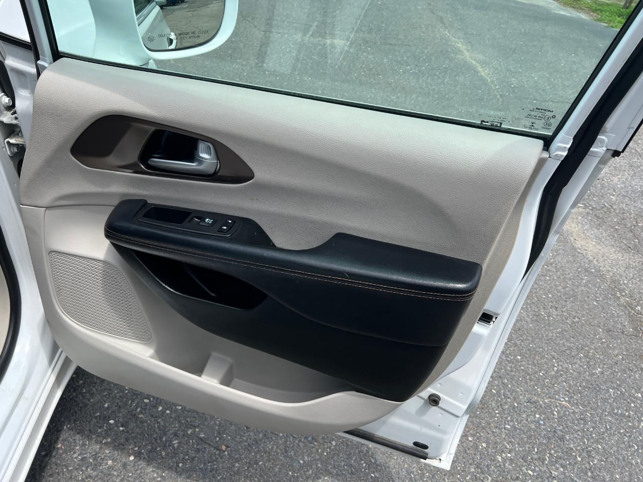 Chrysler Pacifica Touring-L 2017