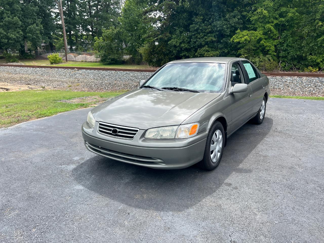 Toyota Camry LE 2001