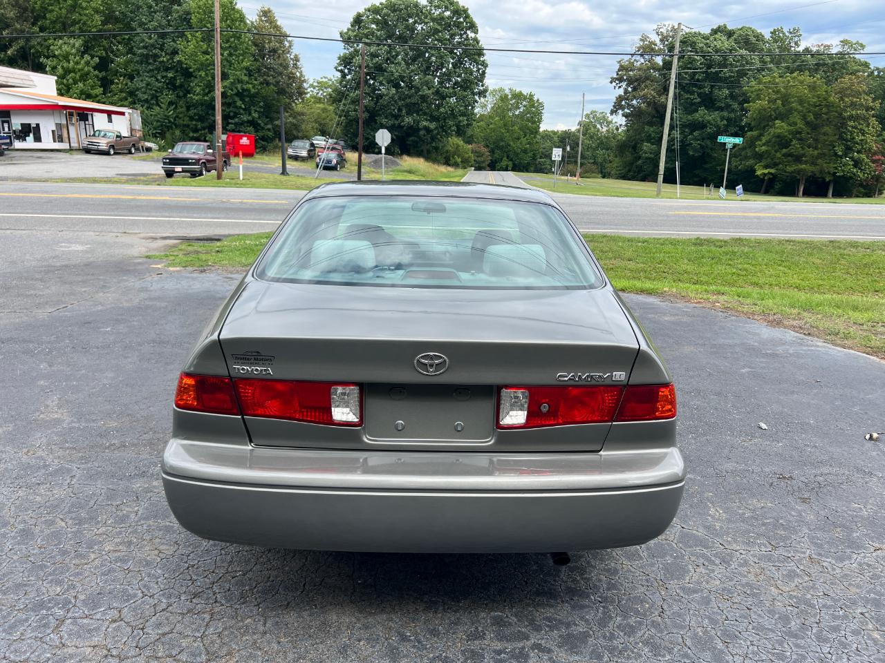 Toyota Camry LE 2001