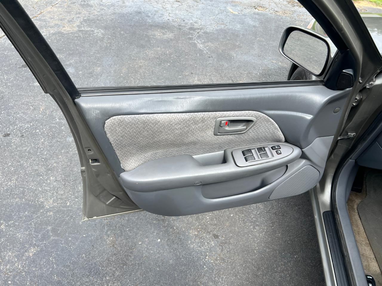 Toyota Camry LE 2001