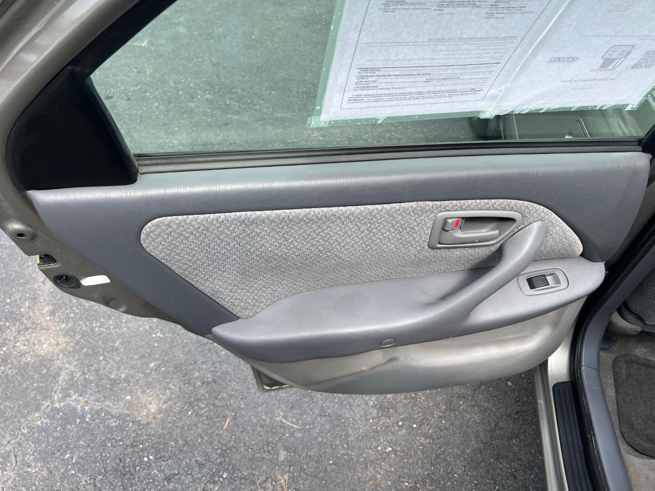 Toyota Camry LE 2001