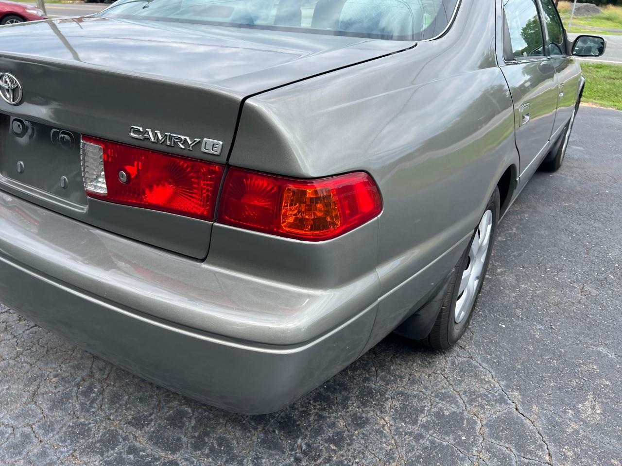 Toyota Camry LE 2001