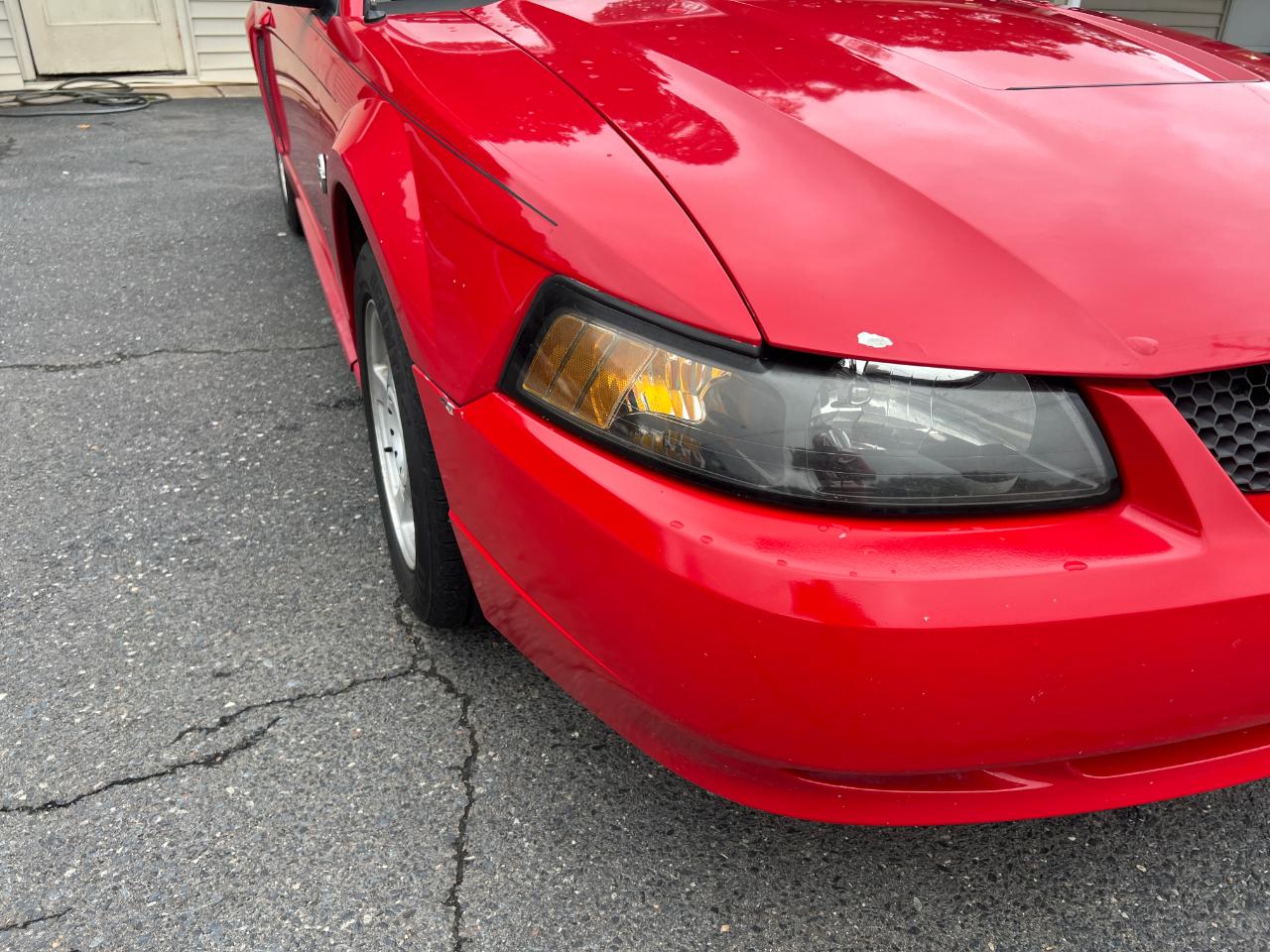Ford Mustang Deluxe Convertible 2004