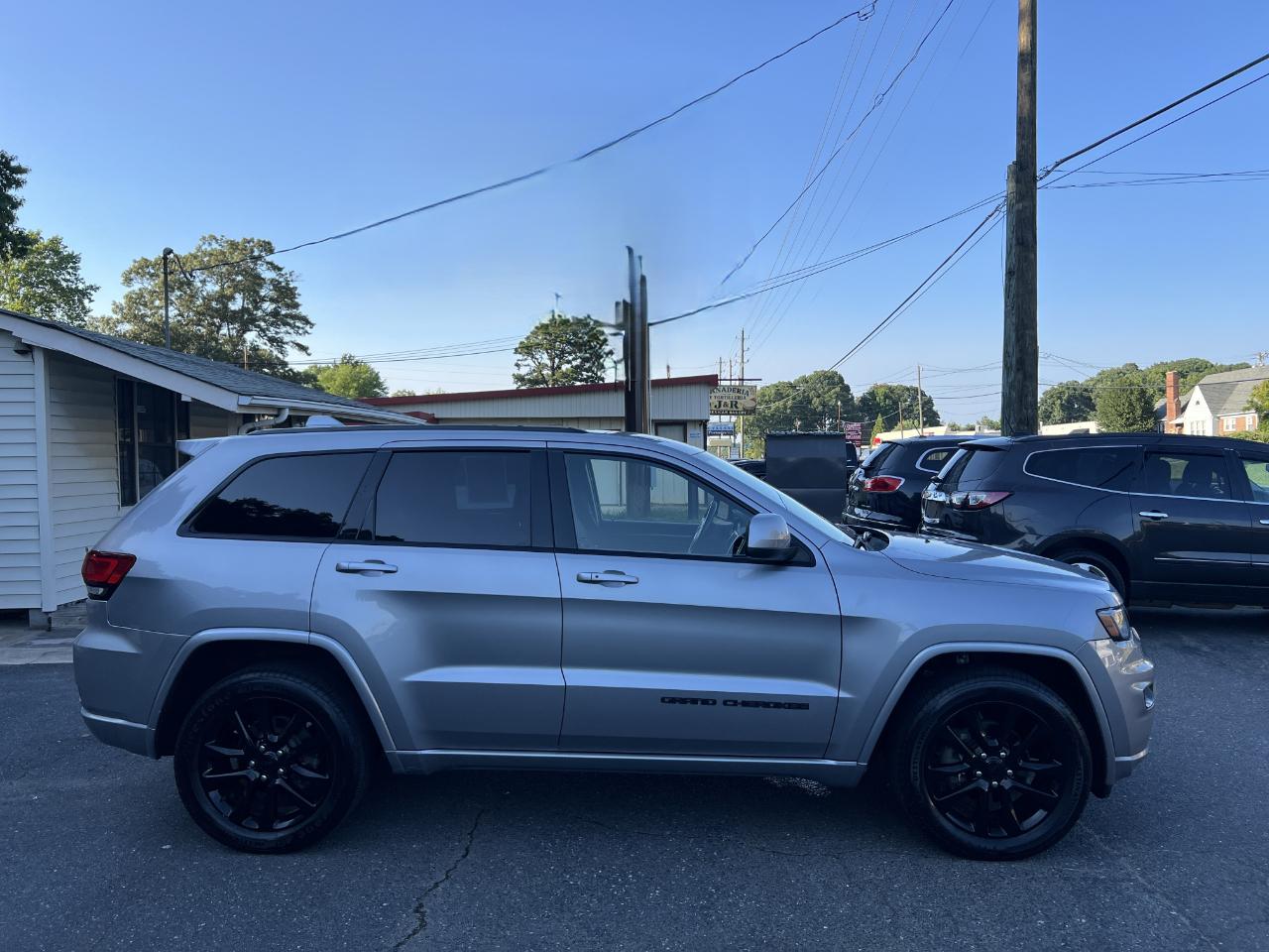 Jeep Grand Cherokee RWD 4dr Laredo Altitude 2018
