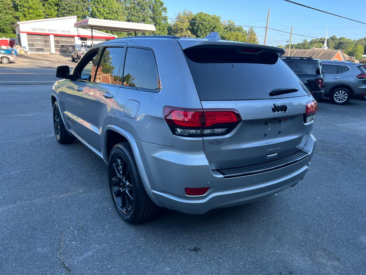 Jeep Grand Cherokee RWD 4dr Laredo Altitude 2018