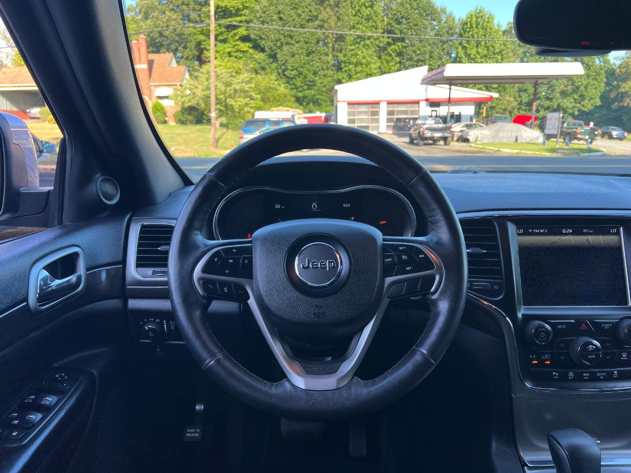 Jeep Grand Cherokee RWD 4dr Laredo Altitude 2018