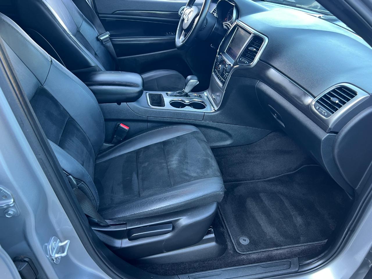 Jeep Grand Cherokee RWD 4dr Laredo Altitude 2018