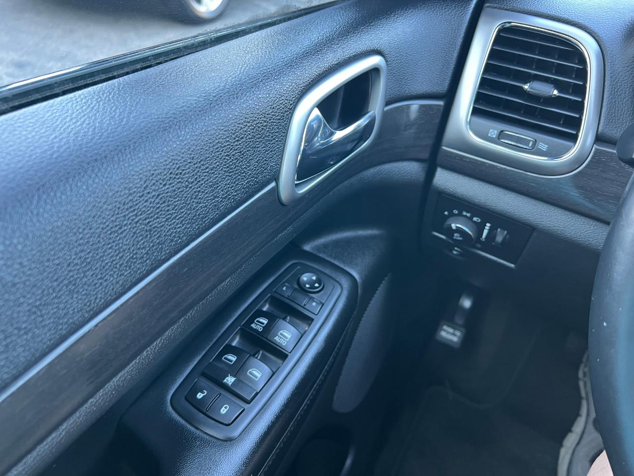 Jeep Grand Cherokee RWD 4dr Laredo Altitude 2018