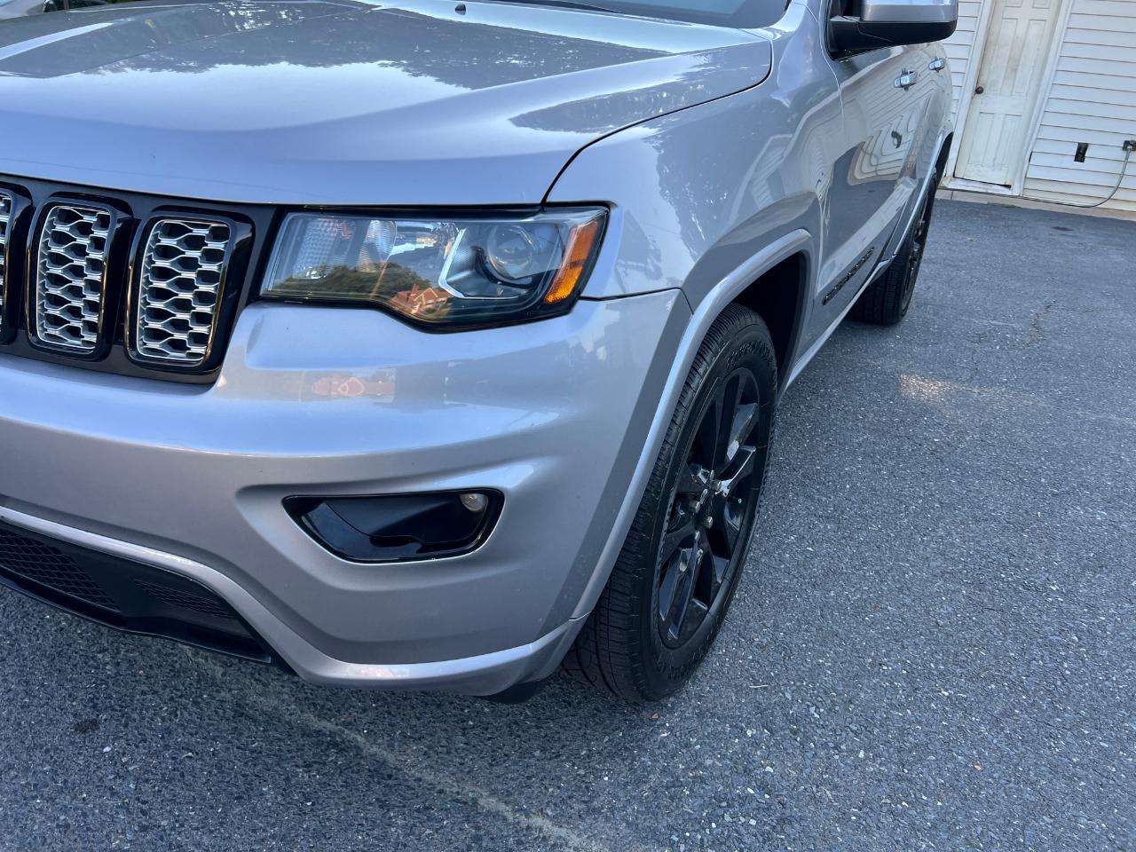 Jeep Grand Cherokee RWD 4dr Laredo Altitude 2018