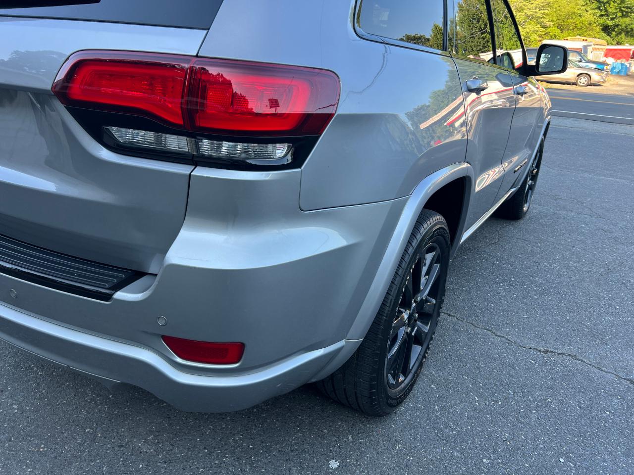 Jeep Grand Cherokee RWD 4dr Laredo Altitude 2018