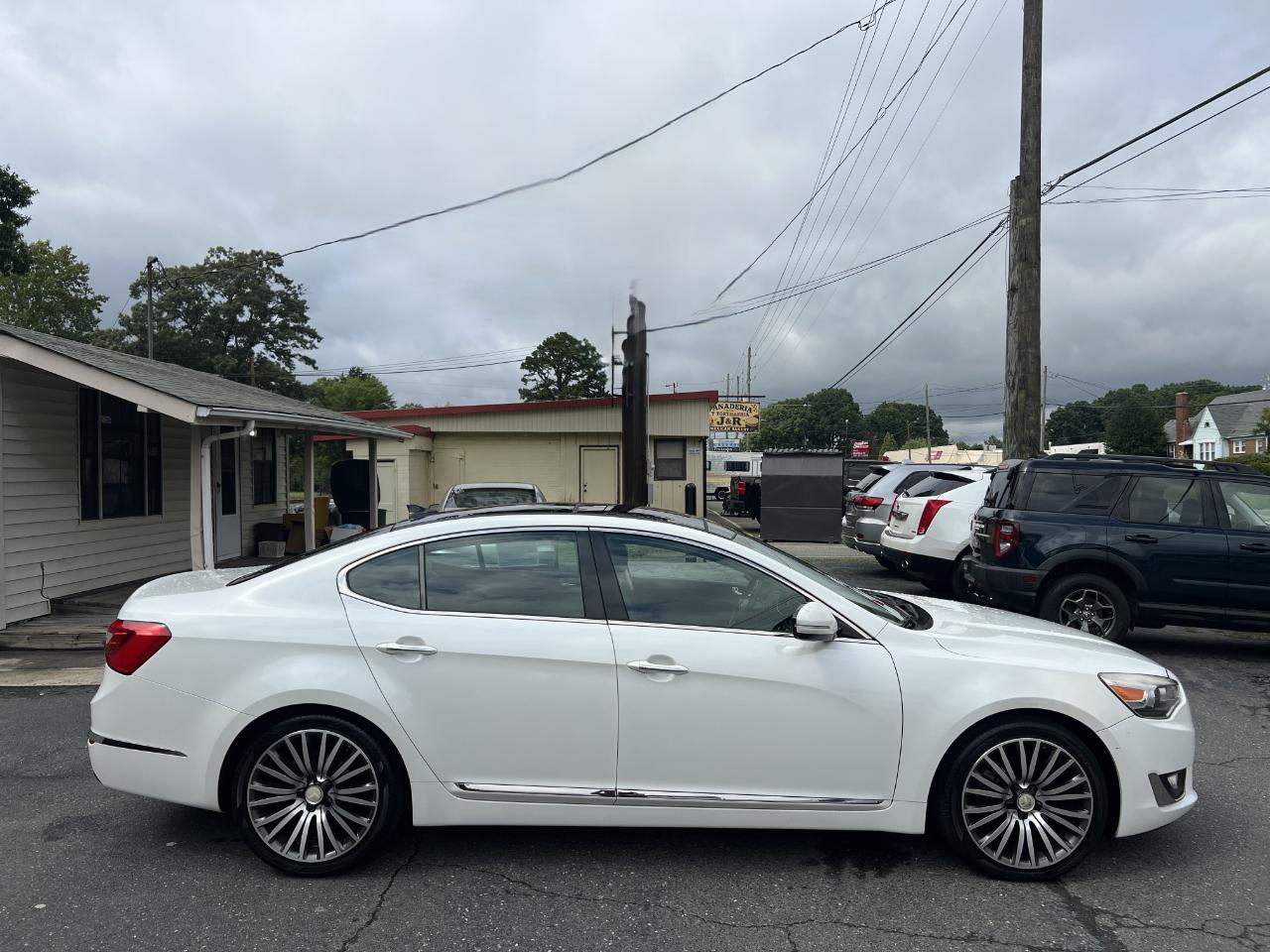 Kia Cadenza Premium 2016