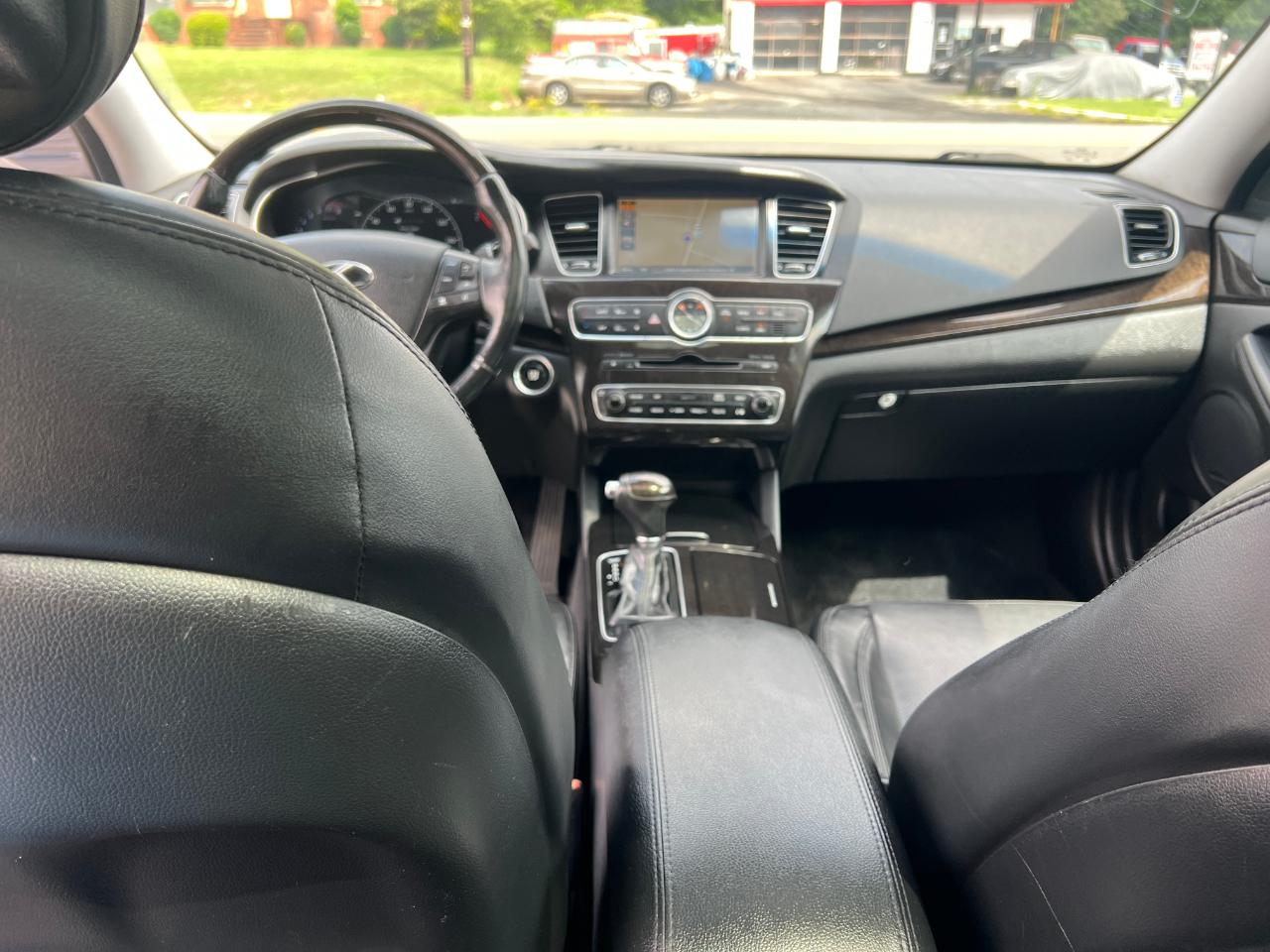 Kia Cadenza Premium 2016