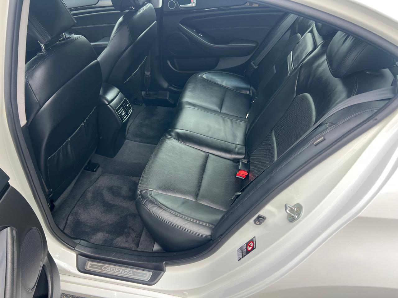 Kia Cadenza Premium 2016