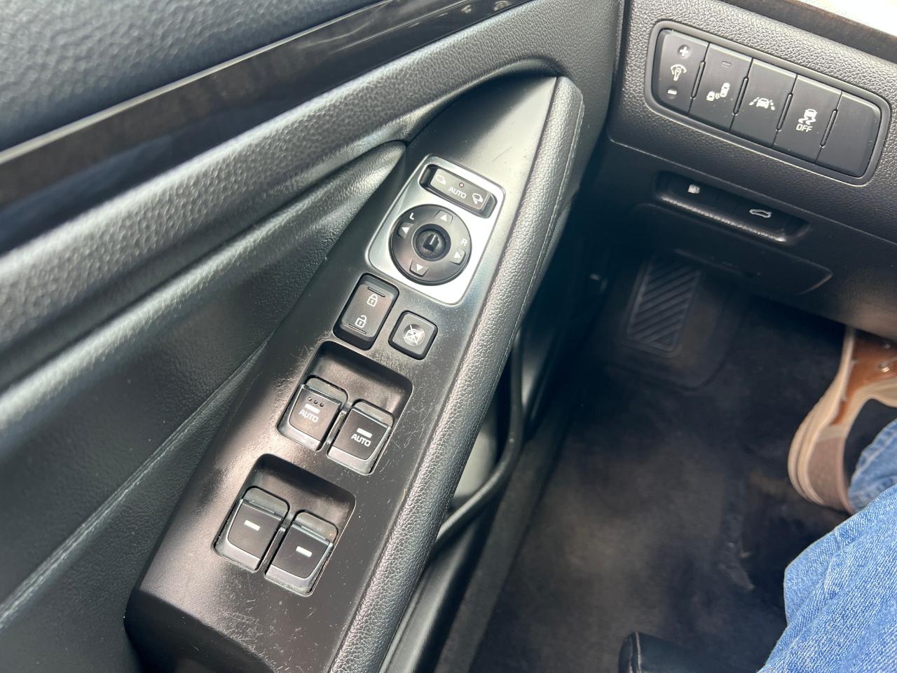 Kia Cadenza Premium 2016