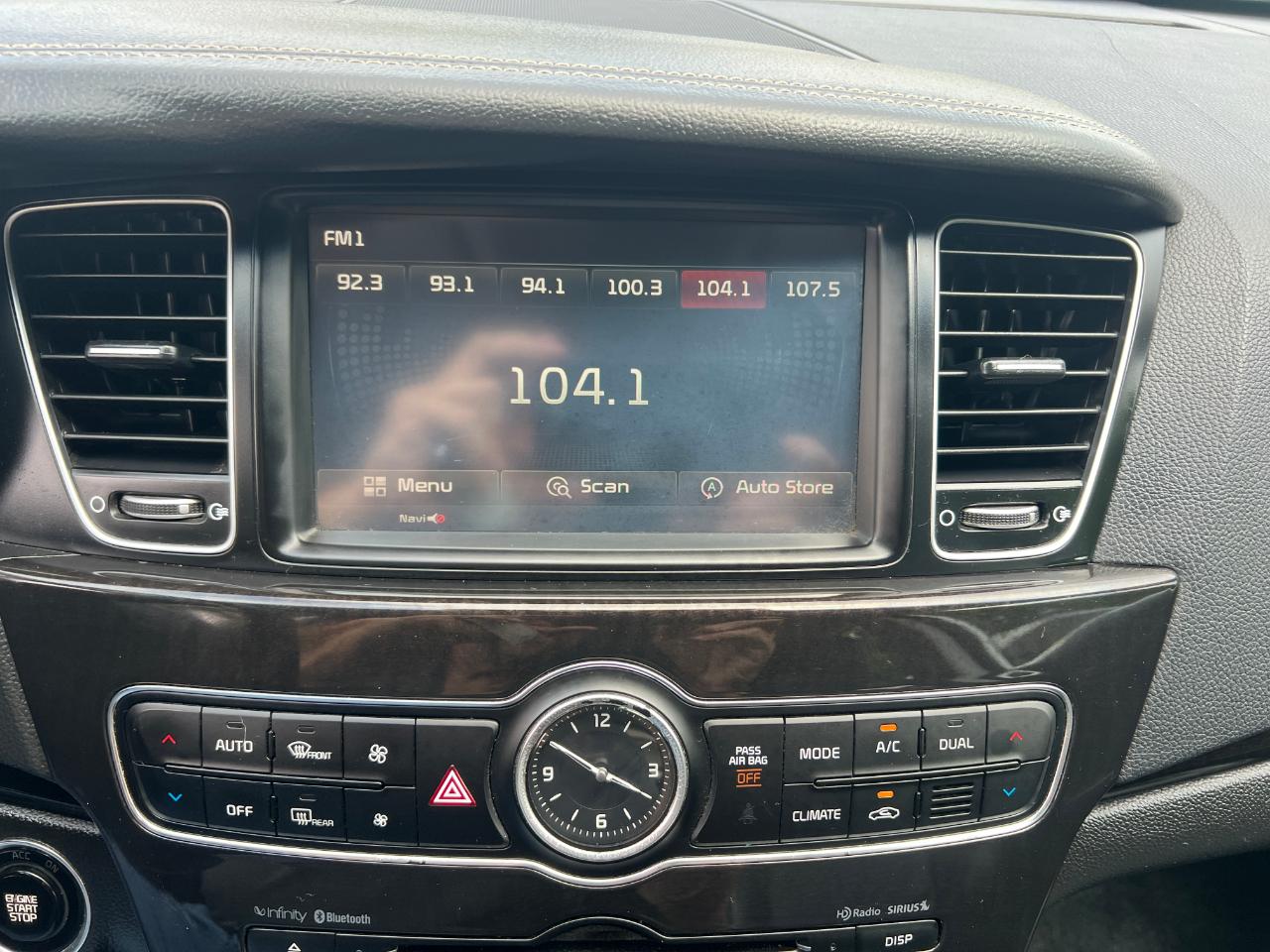Kia Cadenza Premium 2016