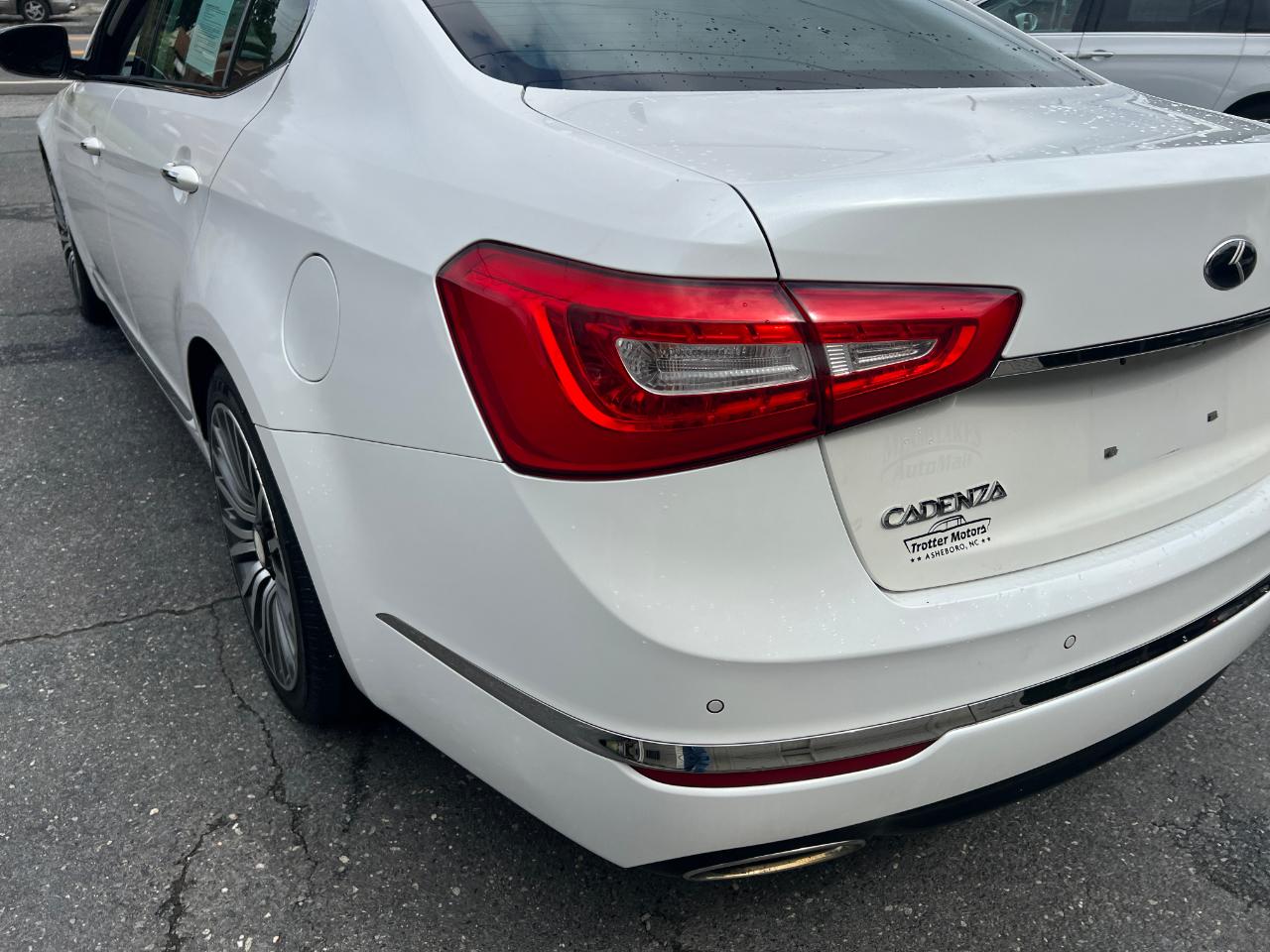 Kia Cadenza Premium 2016