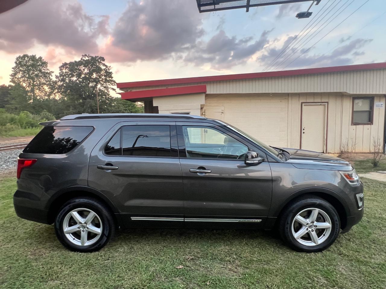 Ford Explorer XLT 4WD 2017