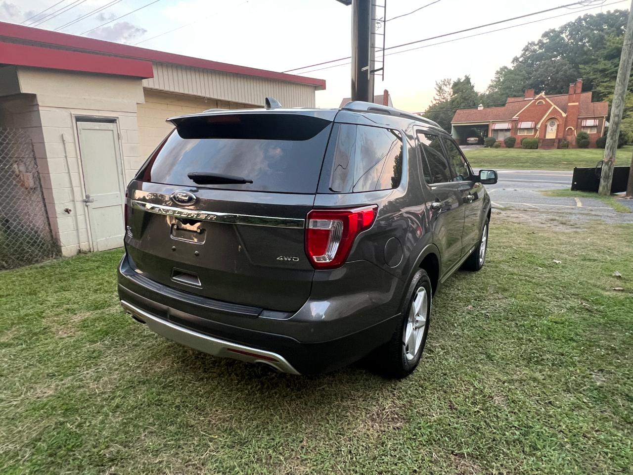 Ford Explorer XLT 4WD 2017