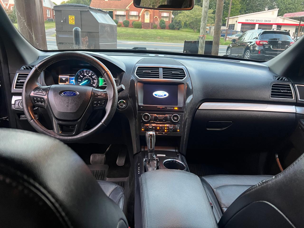 Ford Explorer XLT 4WD 2017