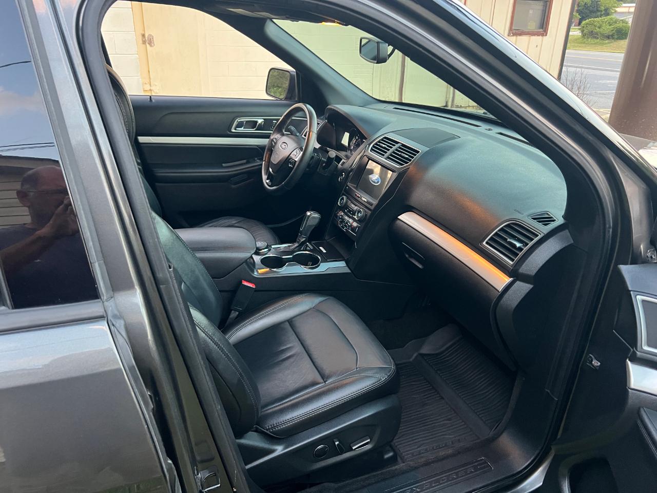 Ford Explorer XLT 4WD 2017