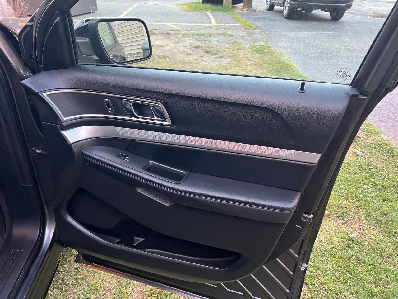 Ford Explorer XLT 4WD 2017